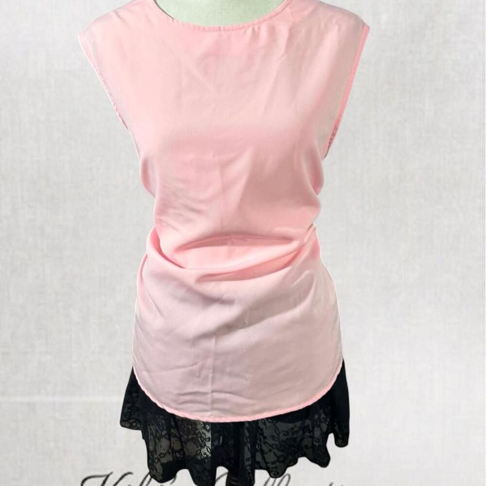 Fairycore Minimalist Baby Pink Sleeveless Key Hole Closure Top